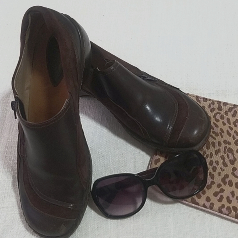 Clark's Artisan Collection Brown sz 7M